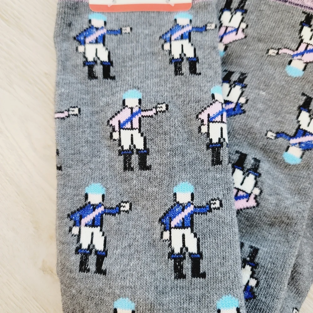 💕 NWT Basic Resources Race To The Finish Crew Socks - Picture 5 of 8